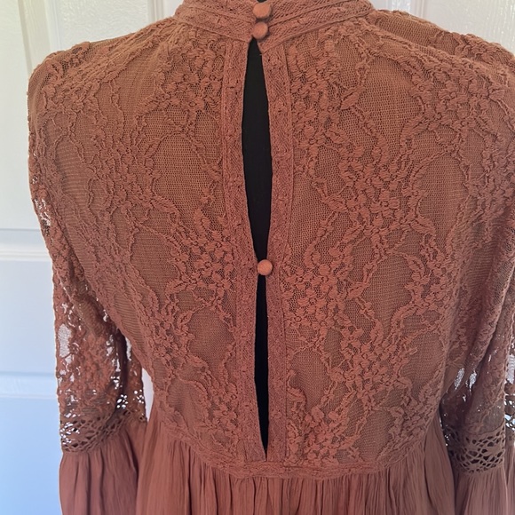 American Eagle boho babydoll blouse with bell sleeves and lace upper & sleeves - Picture 7 of 10